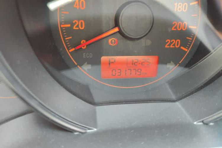 Used Honda Fit 2020 1.5L CVT Comfort Sunroof Version Odometer Close Up