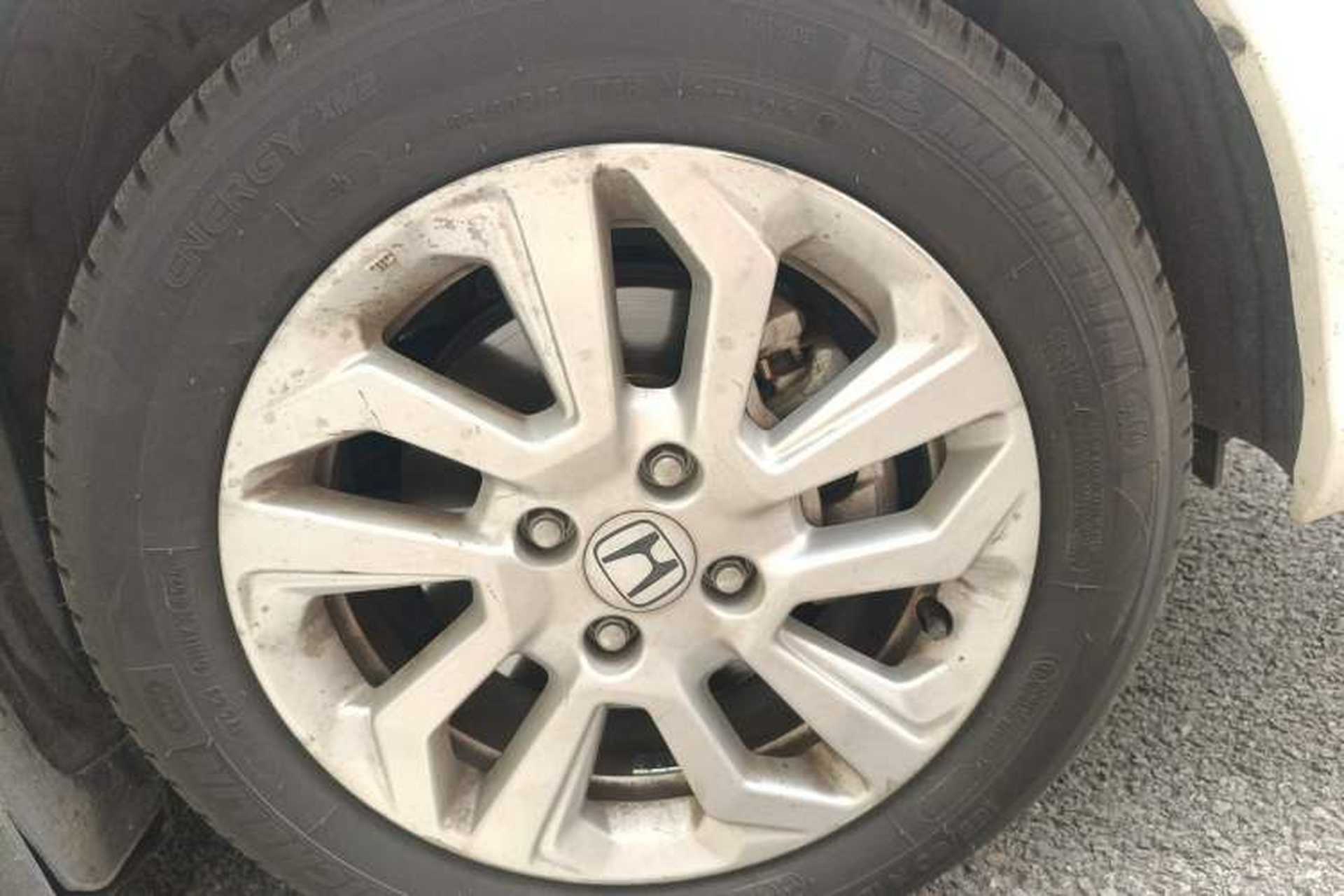 Used Honda Fit 2020 1.5L CVT Comfort Sunroof Version Right Front Wheel Hub