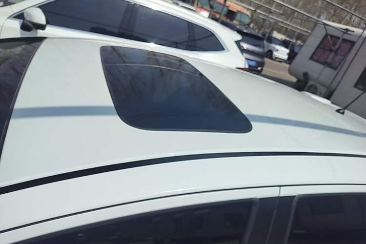 Used Honda Fit 2020 1.5L CVT Comfort Sunroof Version Roof