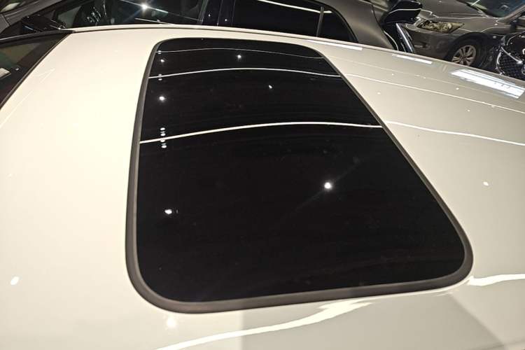 Used Honda Fit 2020 1.5L CVT Comfort Sunroof Version Roof
