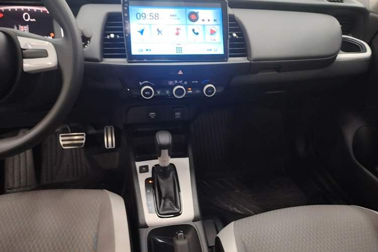 Used Honda Fit 2021 1.5L CVT Trendy Sports Edition Audio And AC Panel