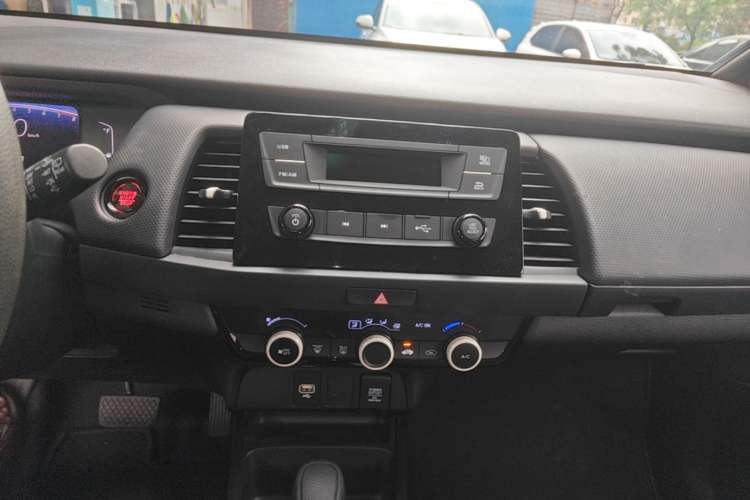 Used Honda Fit 2021 1.5L CVT Trend Edition Audio And AC Panel