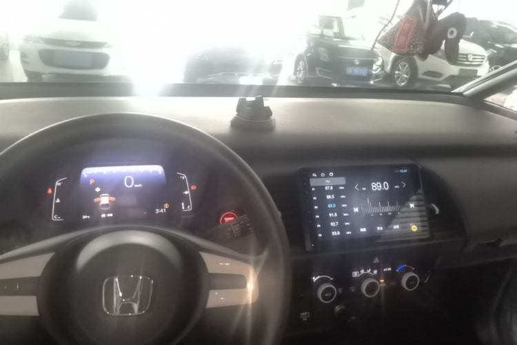 Used Honda Fit 2021 1.5L CVT Trend Edition Center Console