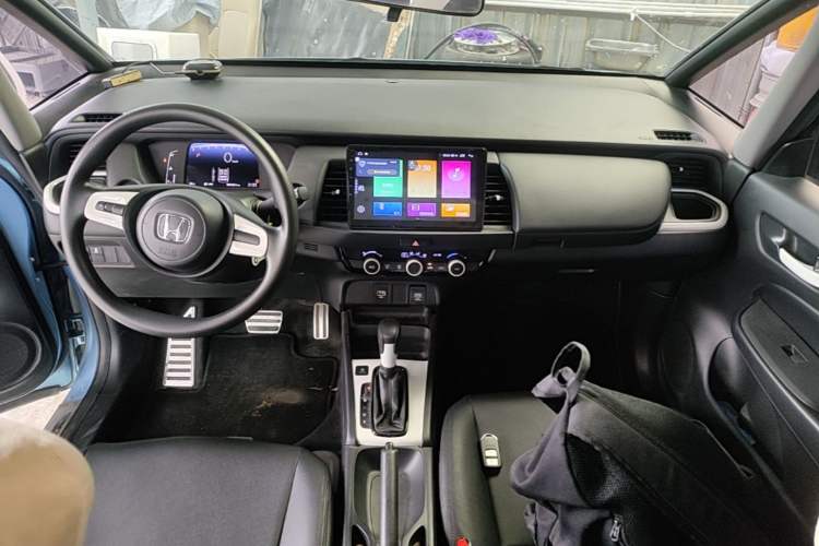 Used Honda Fit 2021 1.5L CVT Trendy Sports Edition Center Console