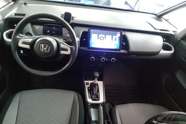 Used Honda Fit 2021 1.5L CVT Trend Edition Center Console