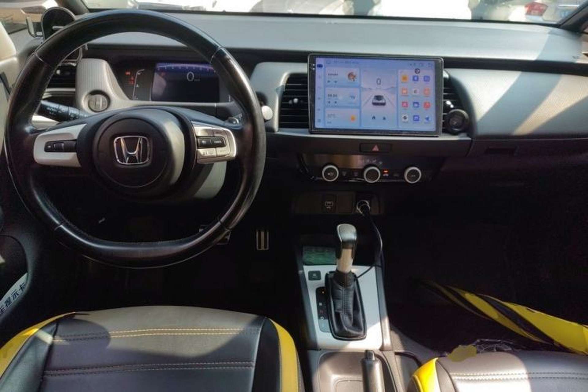 Used Honda Fit 2021 1.5L CVT Trendy Run Pro Edition Center Console