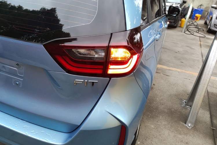 Used Honda Fit 2021 1.5L CVT Trend Edition Exterior 3