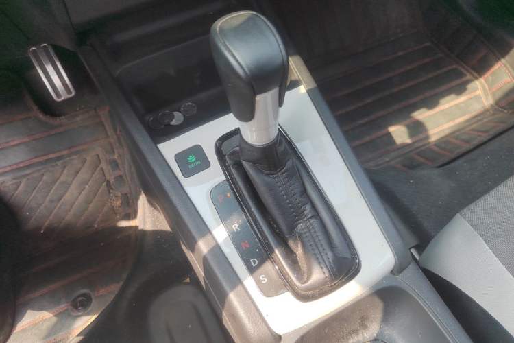 Used Honda Fit 2021 1.5L CVT Trendy Run Pro Edition Gear Lever