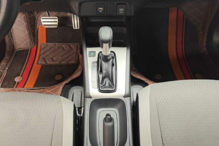 Used Honda Fit 2021 1.5L CVT Trendy Run Pro Edition Gear Lever