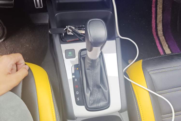 Used Honda Fit 2021 1.5L CVT Trendy Run Pro Edition Gear Lever