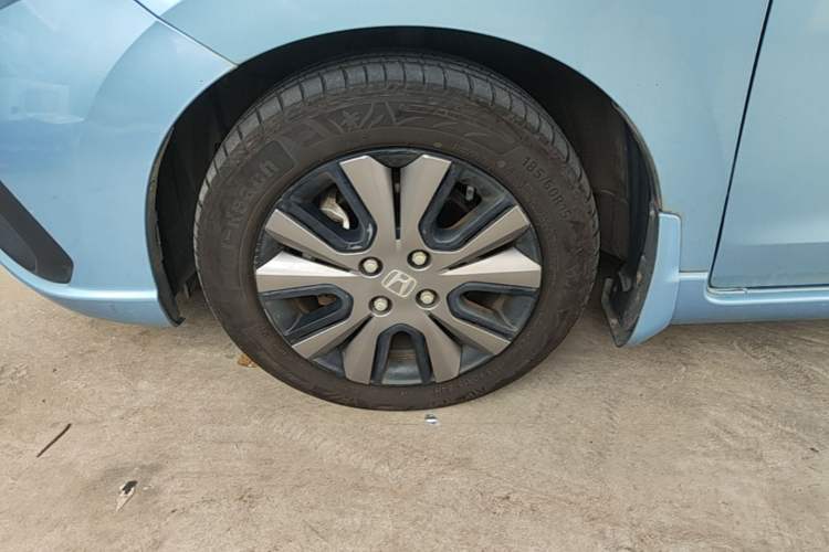Used Honda Fit 2021 1.5L CVT Trendy Sports Edition Left Front Wheel Hub