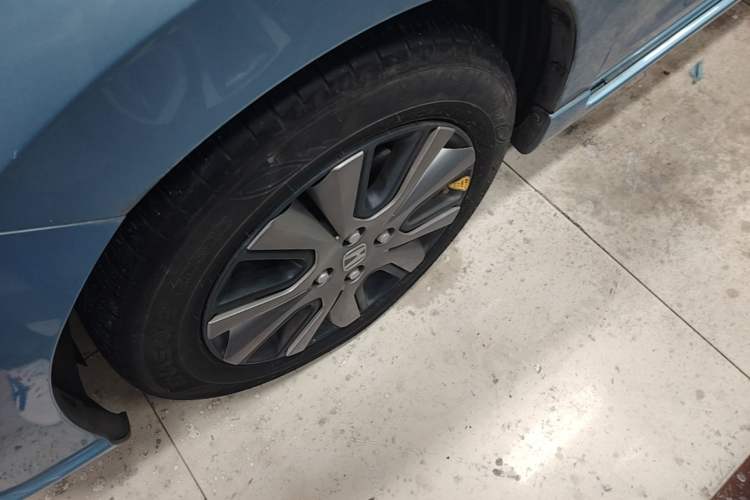 Used Honda Fit 2021 1.5L CVT Trendy Sports Edition Left Front Wheel Hub