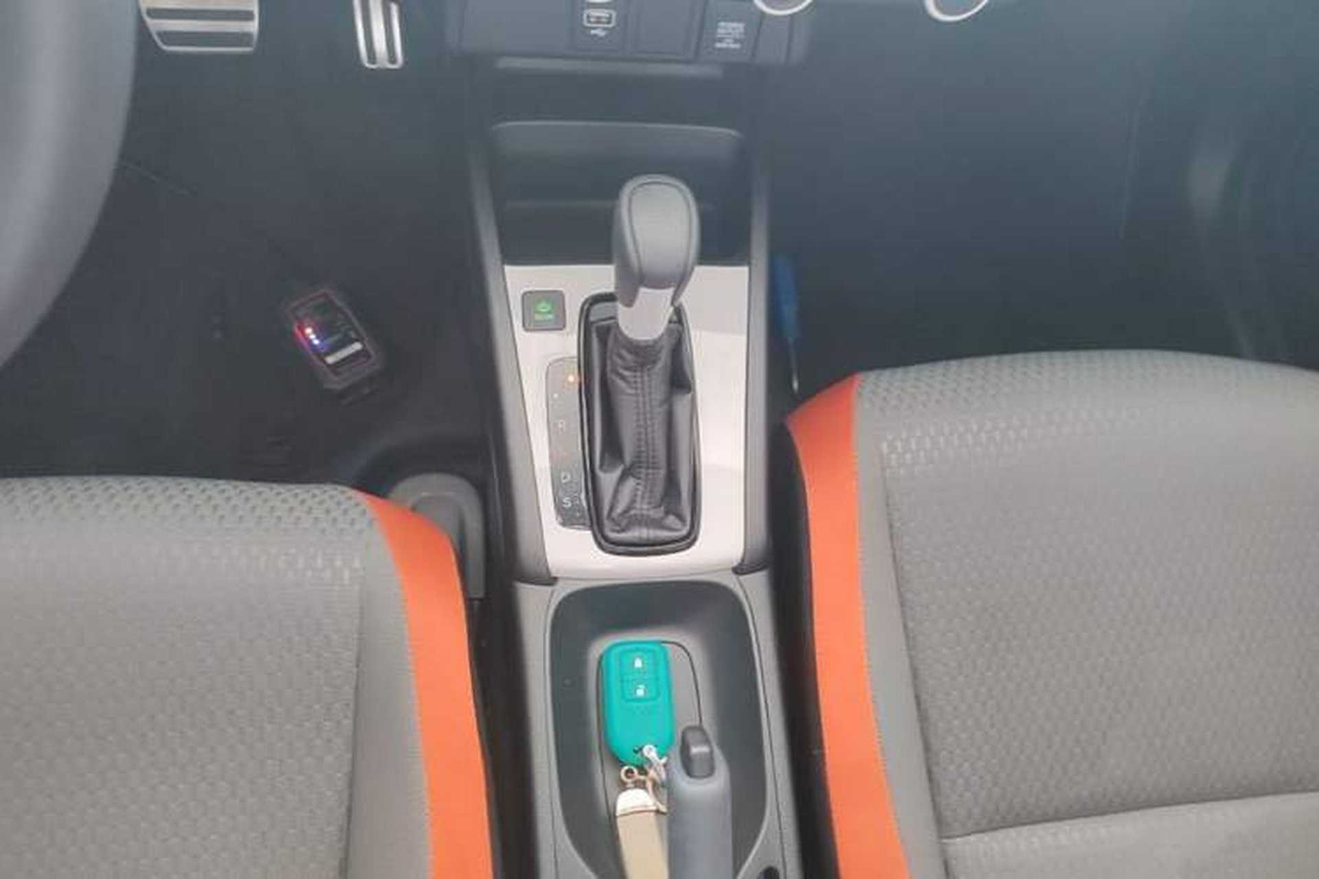 Used Honda Fit 2021 1.5L CVT Trendy Sports Edition Gear Lever