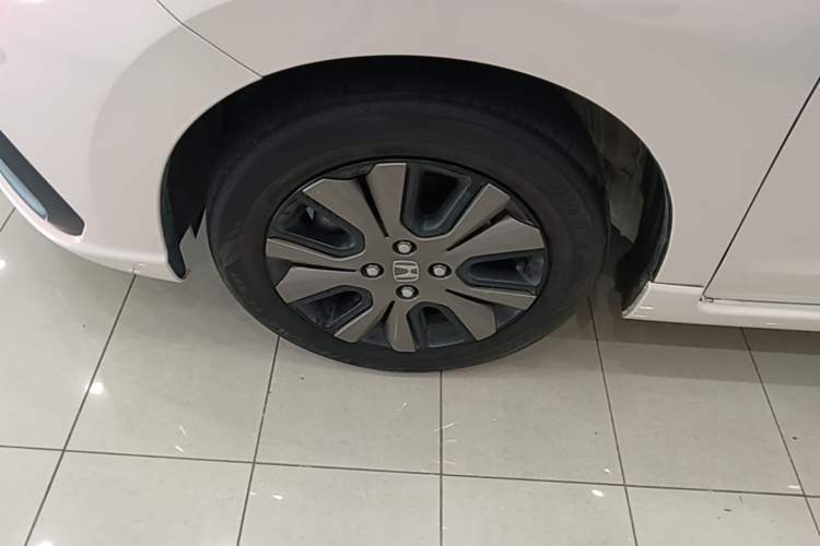 Used Honda Fit 2021 1.5L CVT Trendy Sports Edition Left Front Wheel Hub