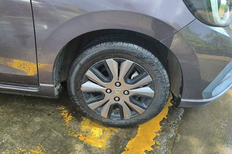 Used Honda Fit 2021 1.5L CVT Trendy Sports Edition Right Front Wheel Hub