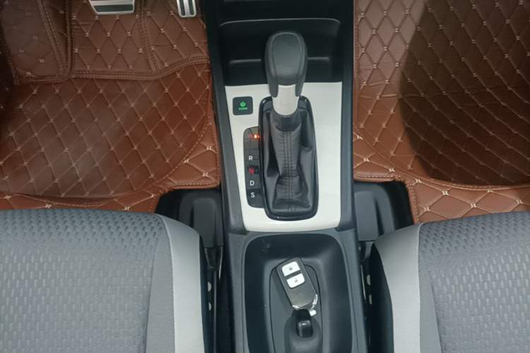 Used Honda Fit 2021 1.5L CVT Trendy Sports Edition Gear Lever