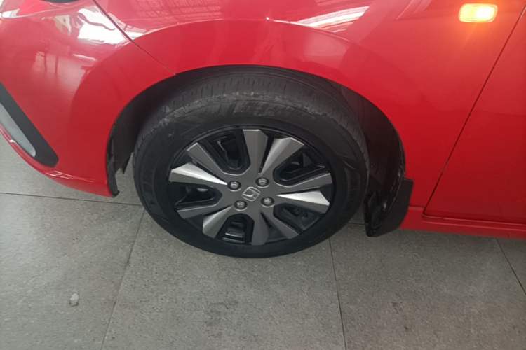Used Honda Fit 2021 1.5L CVT Trendy Sports Edition Left Front Wheel Hub
