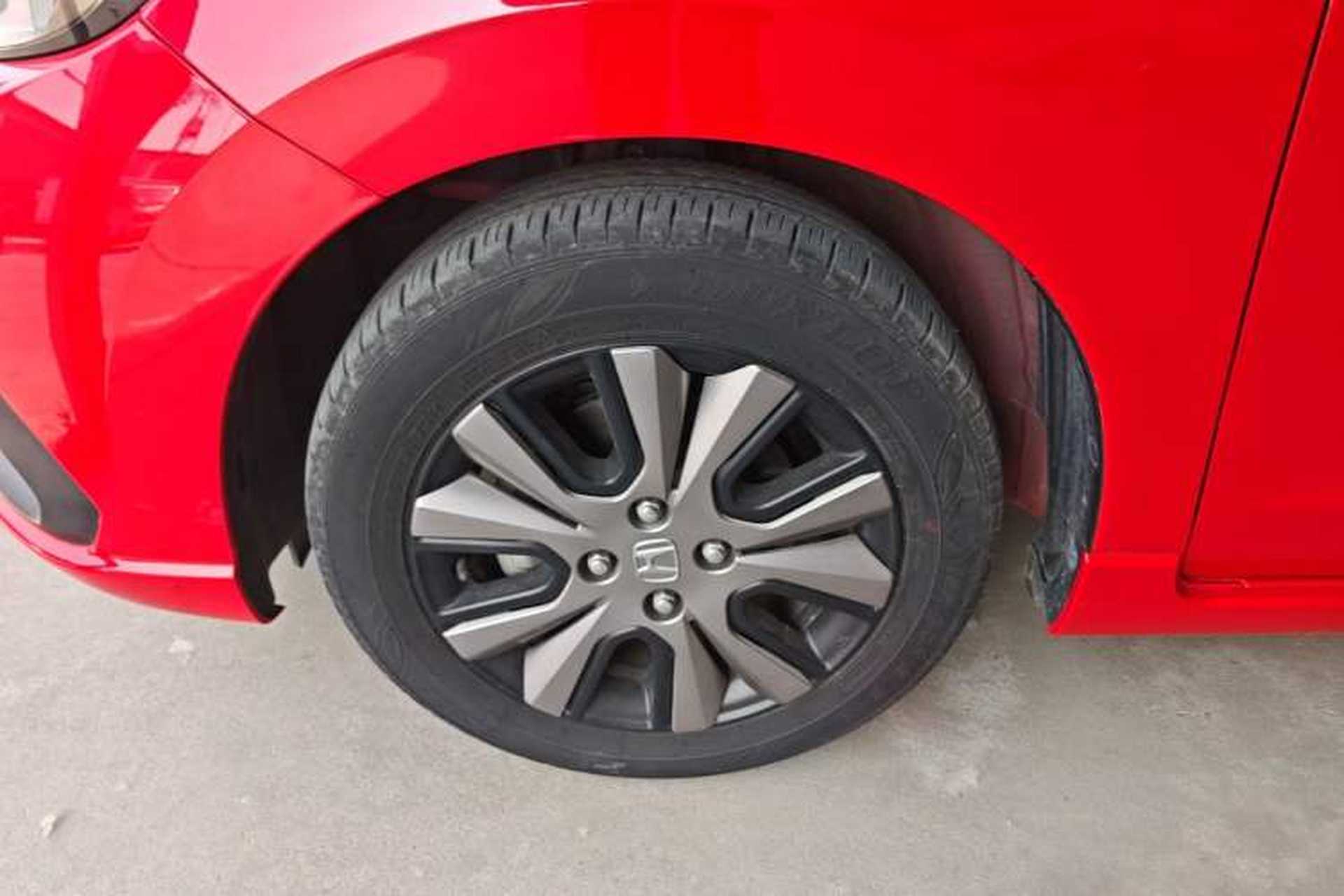 Used Honda Fit 2021 1.5L CVT Trendy Sports Edition Left Front Wheel Hub