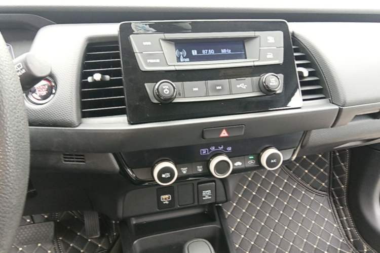 Used Honda Fit 2021 1.5L CVT Trend Edition Audio And AC Panel