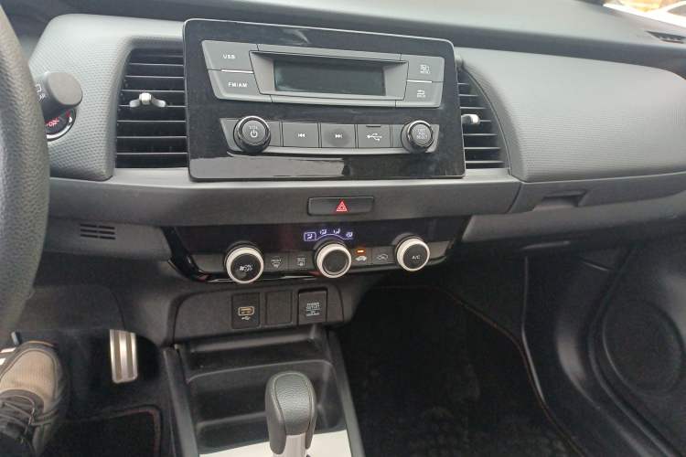 Used Honda Fit 2021 1.5L CVT Trendy Sports Edition Audio And AC Panel