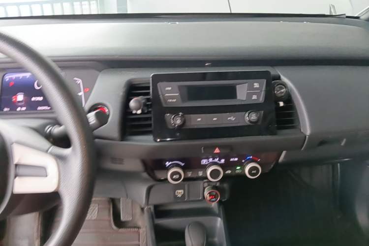 Used Honda Fit 2021 1.5L CVT Trend Edition Audio And AC Panel