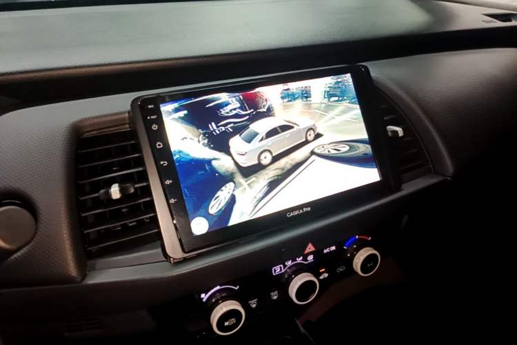 Used Honda Fit 2021 1.5L CVT Trend Edition Audio And AC Panel