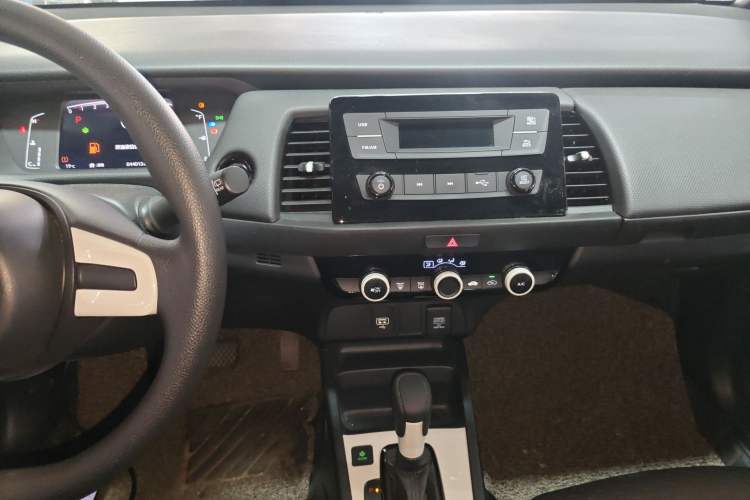 Used Honda Fit 2021 1.5L CVT Trend Edition Audio And AC Panel