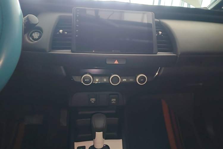 Used Honda Fit 2021 1.5L CVT Trendy Run Pro Edition Audio And AC Panel