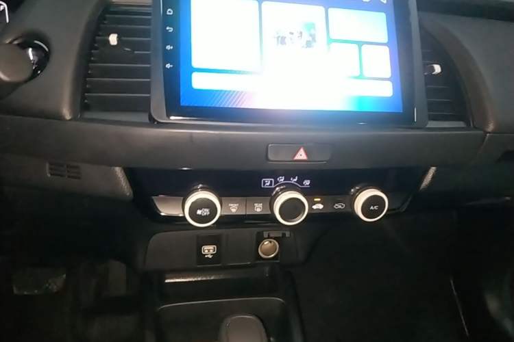 Used Honda Fit 2021 1.5L CVT Trend Edition Audio And AC Panel