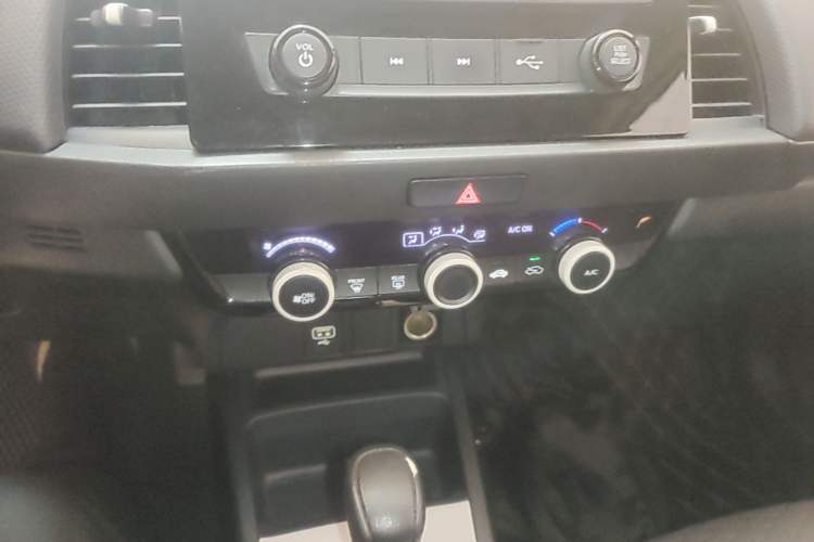 Used Honda Fit 2021 1.5L CVT Trend Edition Audio And AC Panel