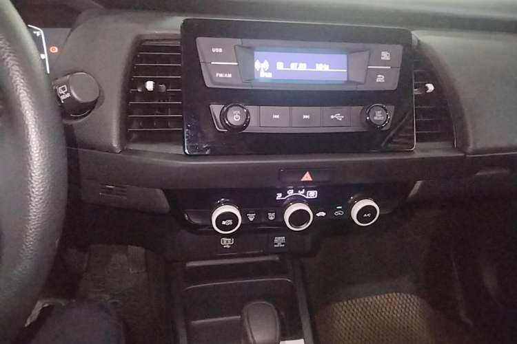 Used Honda Fit 2021 1.5L CVT Trend Edition Audio And AC Panel