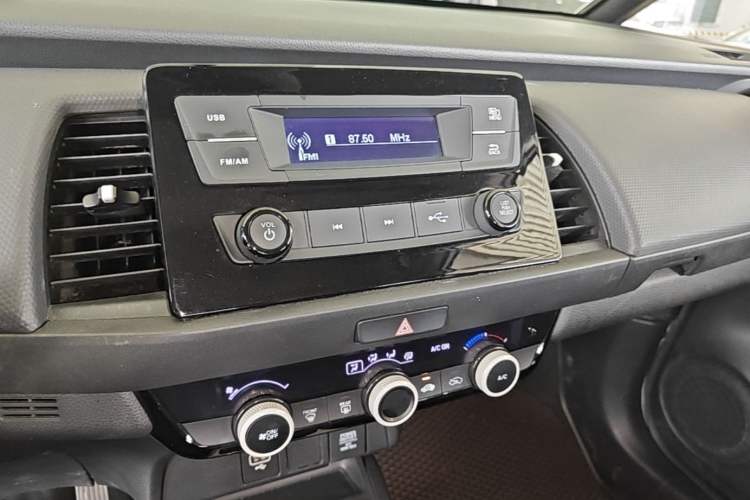 Used Honda Fit 2021 1.5L CVT Trend Edition Audio And AC Panel