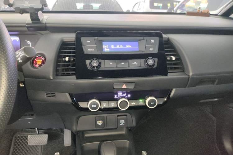 Used Honda Fit 2021 1.5L CVT Trend Edition Audio And AC Panel