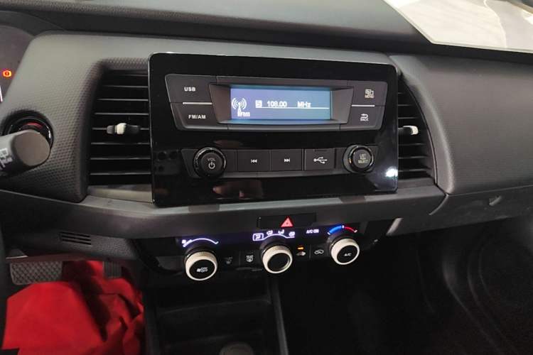 Used Honda Fit 2021 1.5L CVT Trend Edition Audio And AC Panel
