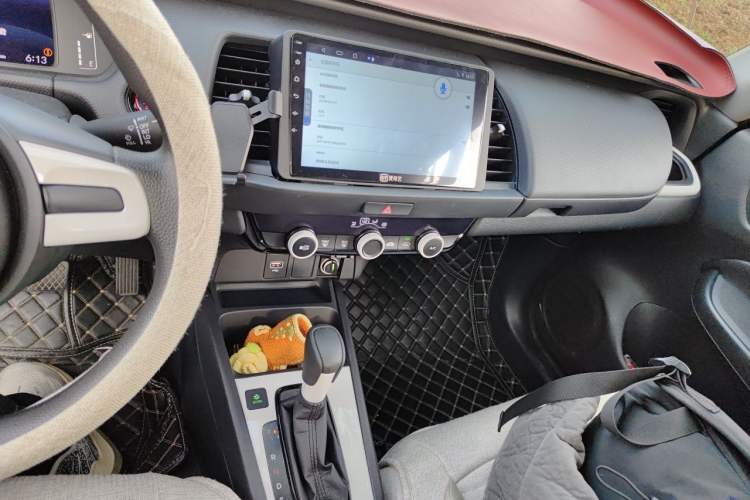 Used Honda Fit 2021 1.5L CVT Trend Edition Audio And AC Panel