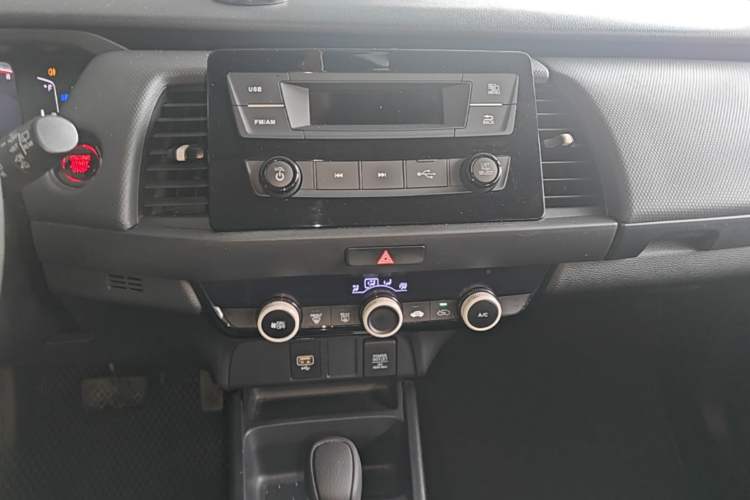 Used Honda Fit 2021 1.5L CVT Trend Edition Audio And AC Panel