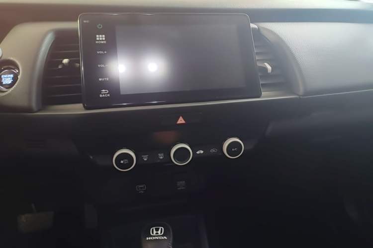 Used Honda Fit 2021 1.5L CVT Trendy Edition Audio And AC Panel