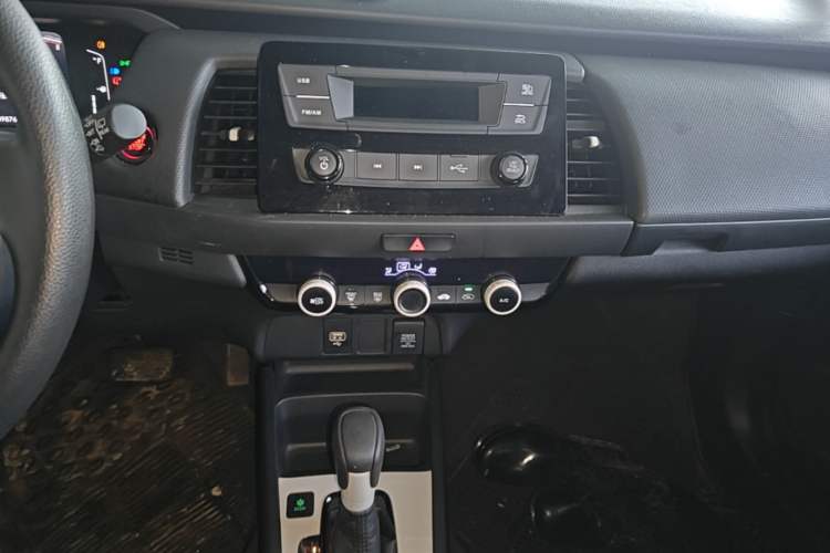 Used Honda Fit 2021 1.5L CVT Trend Edition Audio And AC Panel