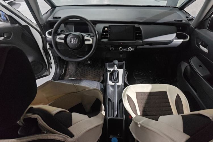 Used Honda Fit 2021 1.5L CVT Trendy Edition Center Console