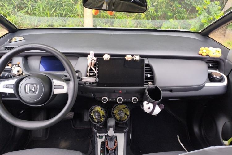 Used Honda Fit 2021 1.5L CVT Trend Edition Center Console