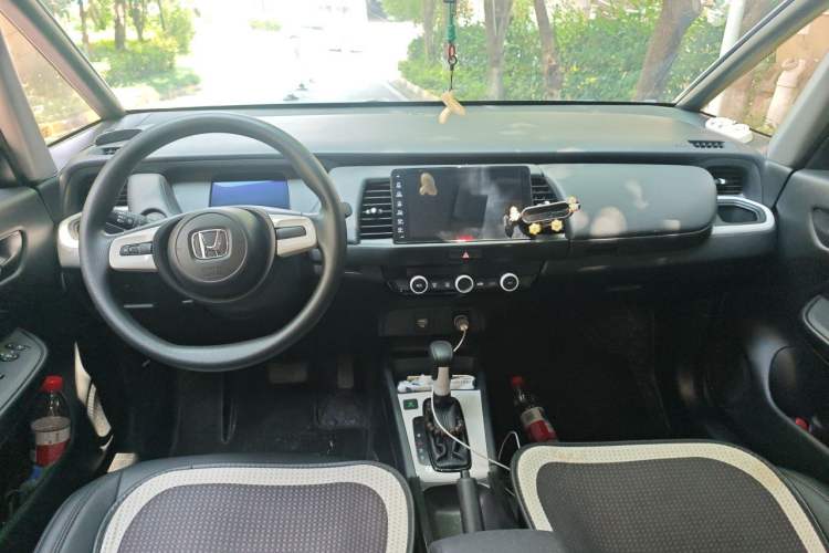 Used Honda Fit 2021 1.5L CVT Trend Edition Center Console