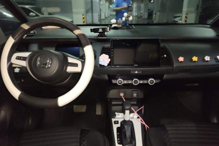 Used Honda Fit 2021 1.5L CVT Trend Edition Center Console