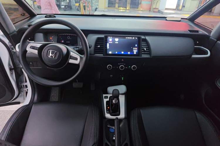 Used Honda Fit 2021 1.5L CVT Trendy Sports Edition Center Console