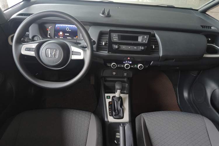 Used Honda Fit 2021 1.5L CVT Trend Edition Center Console
