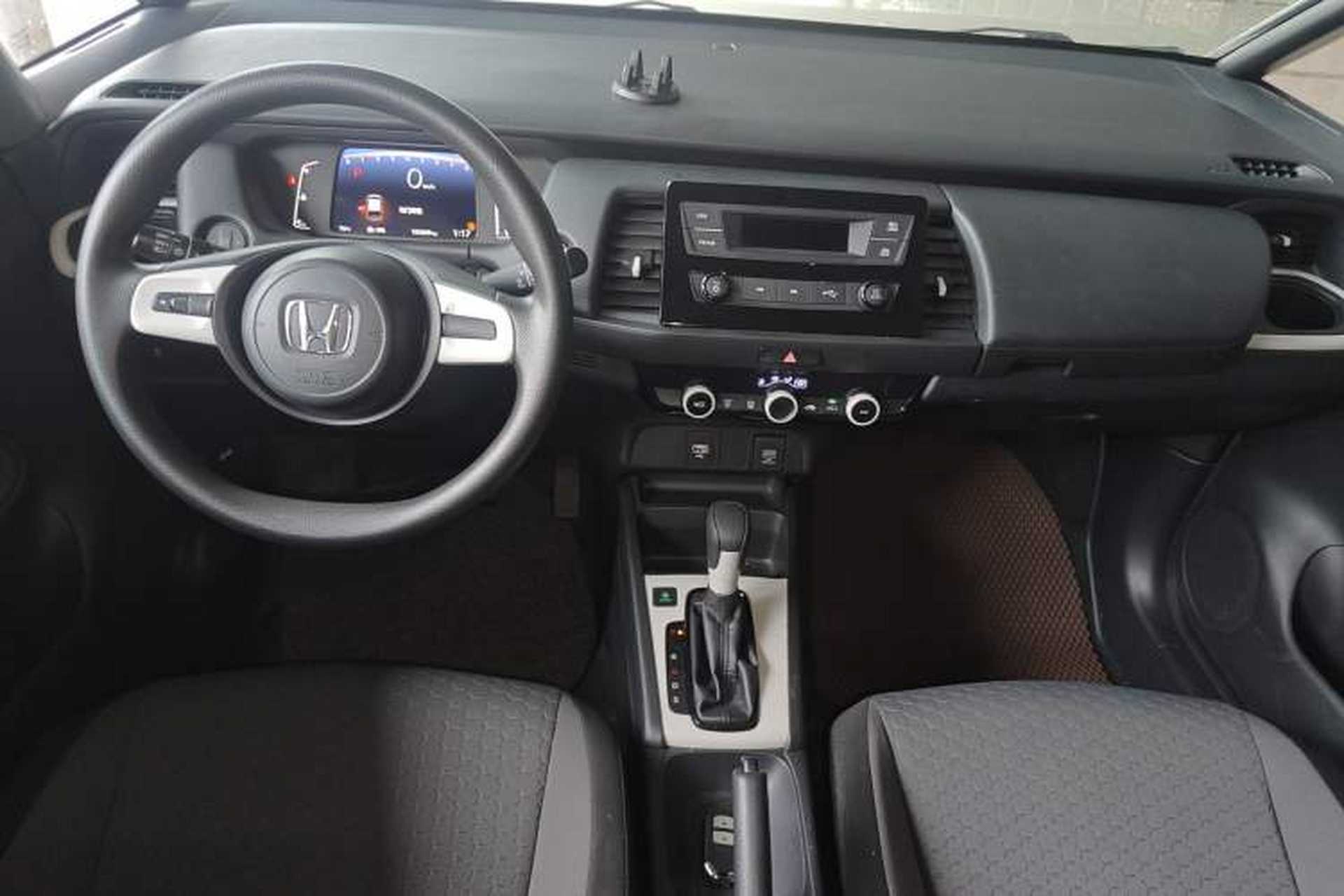 Used Honda Fit 2021 1.5L CVT Trend Edition Center Console
