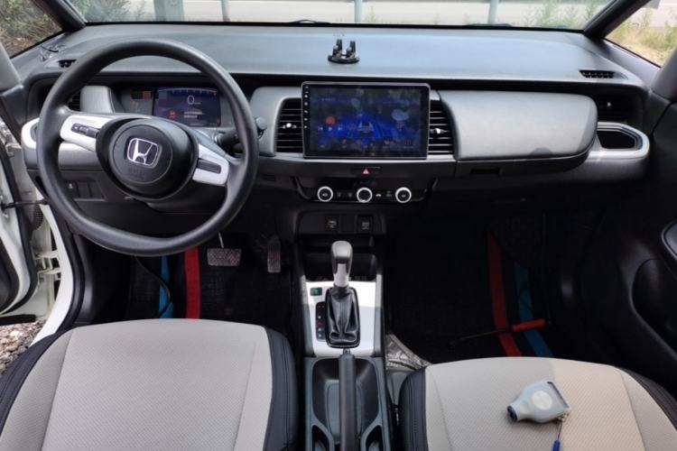 Used Honda Fit 2021 1.5L CVT Trend Edition Center Console