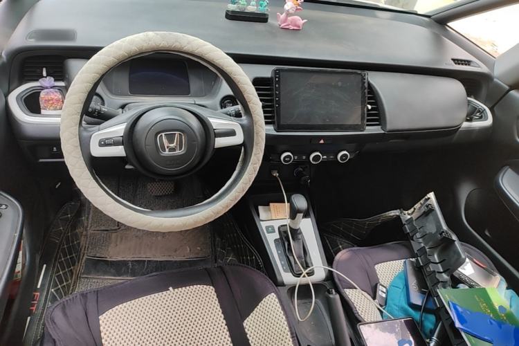 Used Honda Fit 2021 1.5L CVT Trend Edition Center Console