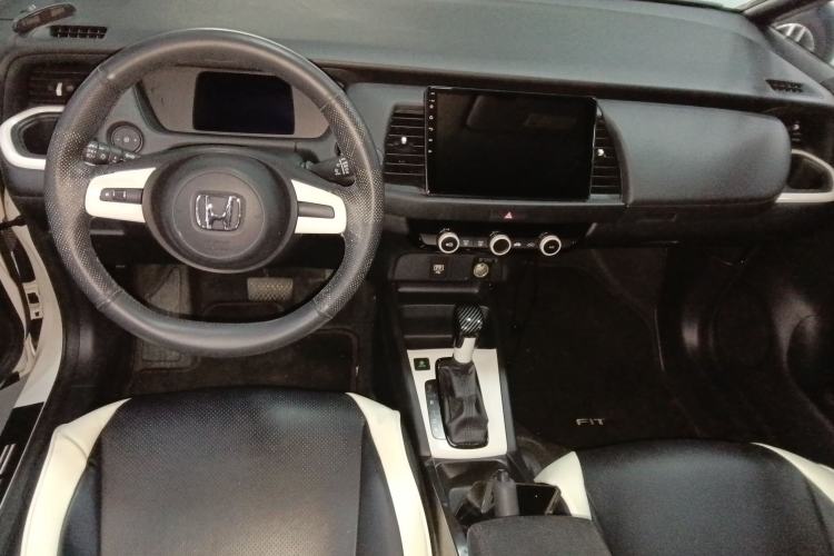 Used Honda Fit 2021 1.5L CVT Trend Edition Center Console