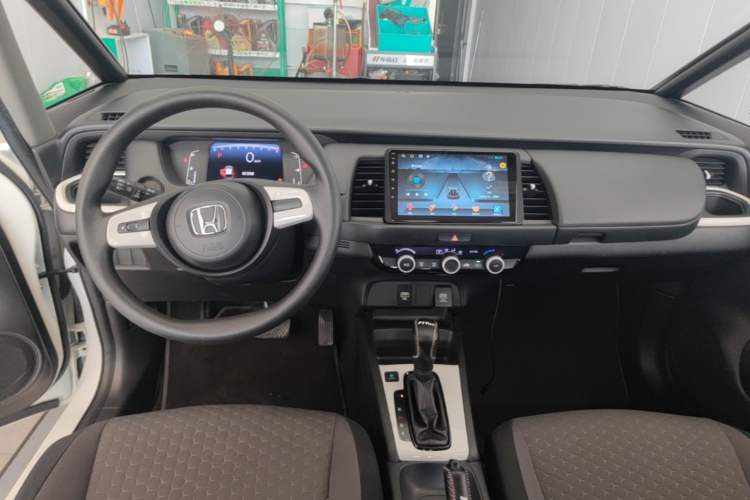 Used Honda Fit 2021 1.5L CVT Trend Edition Center Console