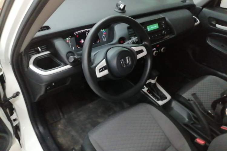 Used Honda Fit 2021 1.5L CVT Trend Edition Center Console